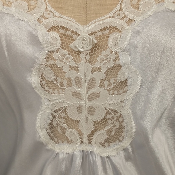 Vintage Lucie Ann USA made Satiny Gown Sexy Satin Negligee Pale Ice Blue w Lace - Picture 6 of 9